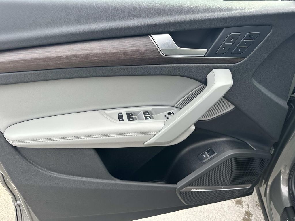 Thumbnail: 2023 Audi Q5 - 31