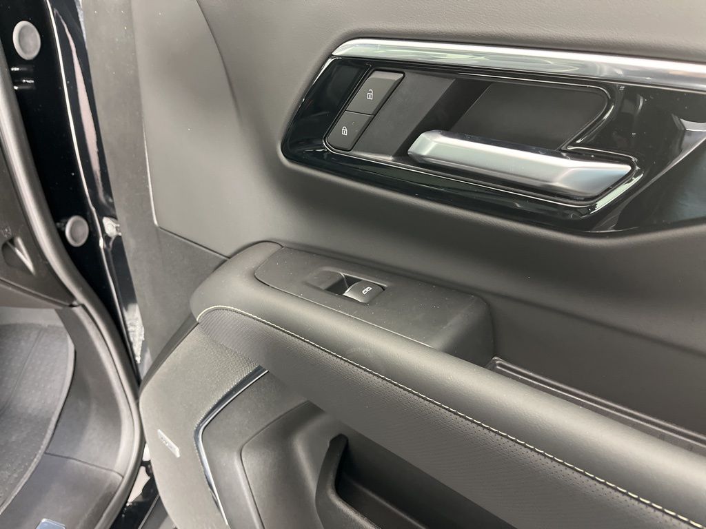 2025 Chevrolet Tahoe Premier 25
