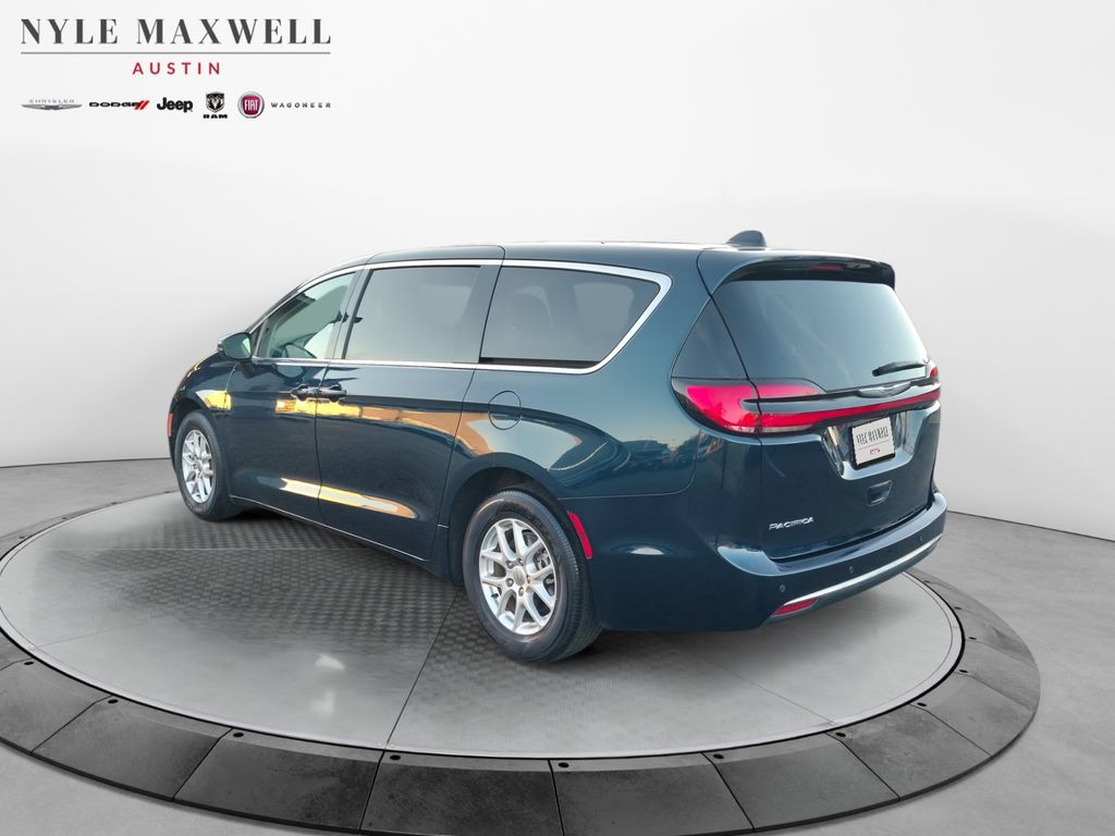 Used Car 2023 Chrysler Pacifica  Touring L For Sale Under $30,000 In Austin, Texas