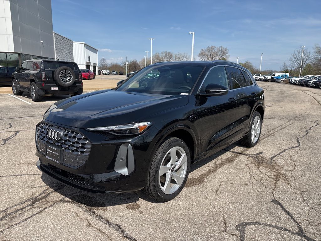 Black 2025 Audi Q5 quattro Premium Plus 40 TFSI SUV / Crossover All-Wheel Drive 7-Speed Automatic