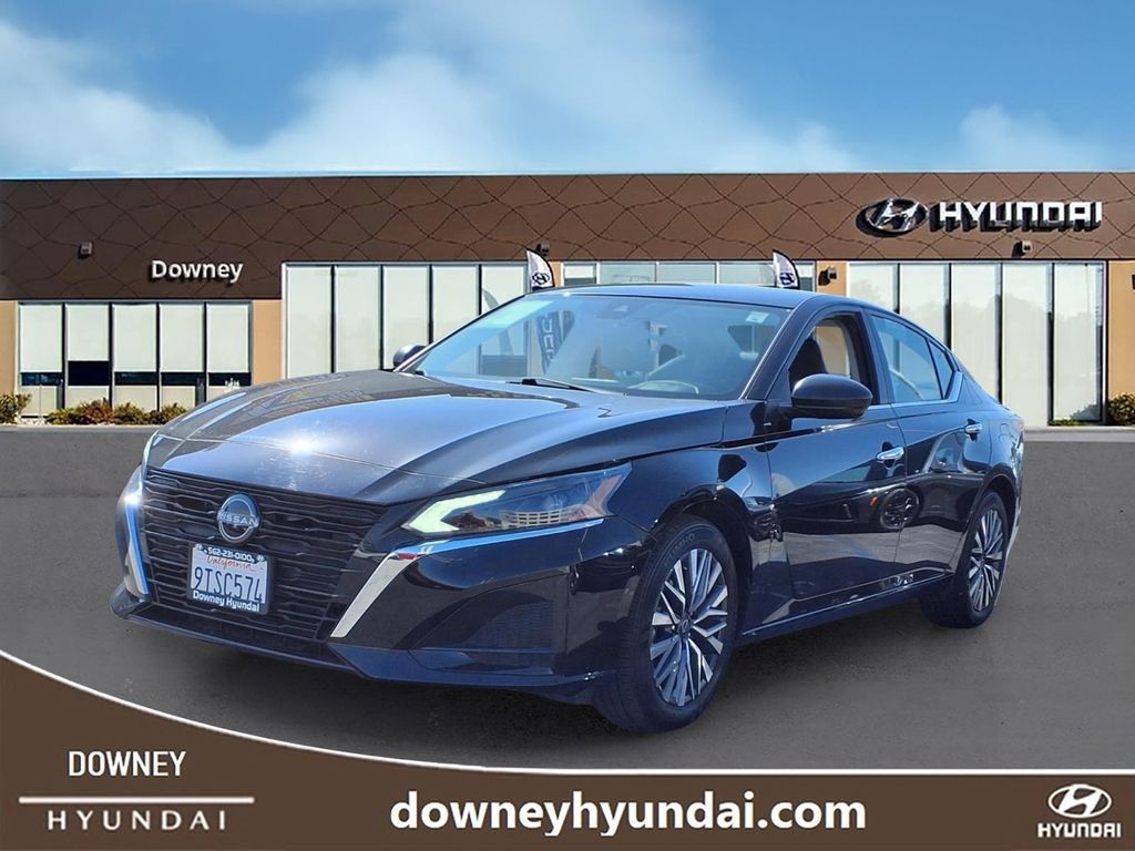 Super Black Clearcoat 2025 Nissan Altima 2.5 SV FWD Sedan Front-Wheel Drive Continuously Variable Transmission