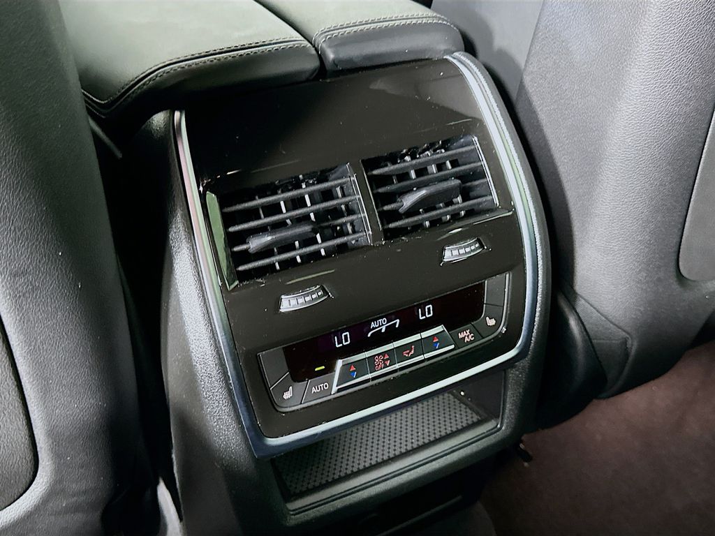 Thumbnail: 2025 BMW X6 - 25