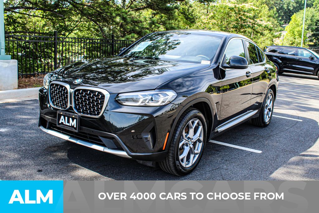 Used 2025 Black BMW xDrive30i image 3