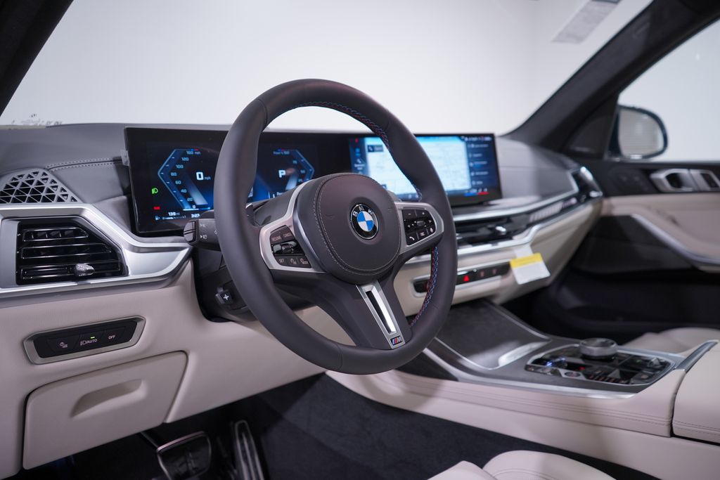 2025 BMW X7 M60i 6