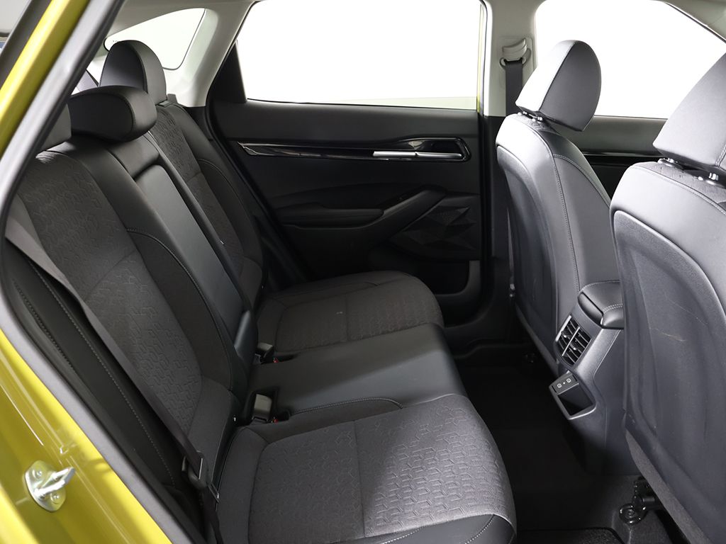Used 2024 Green Kia S image 32