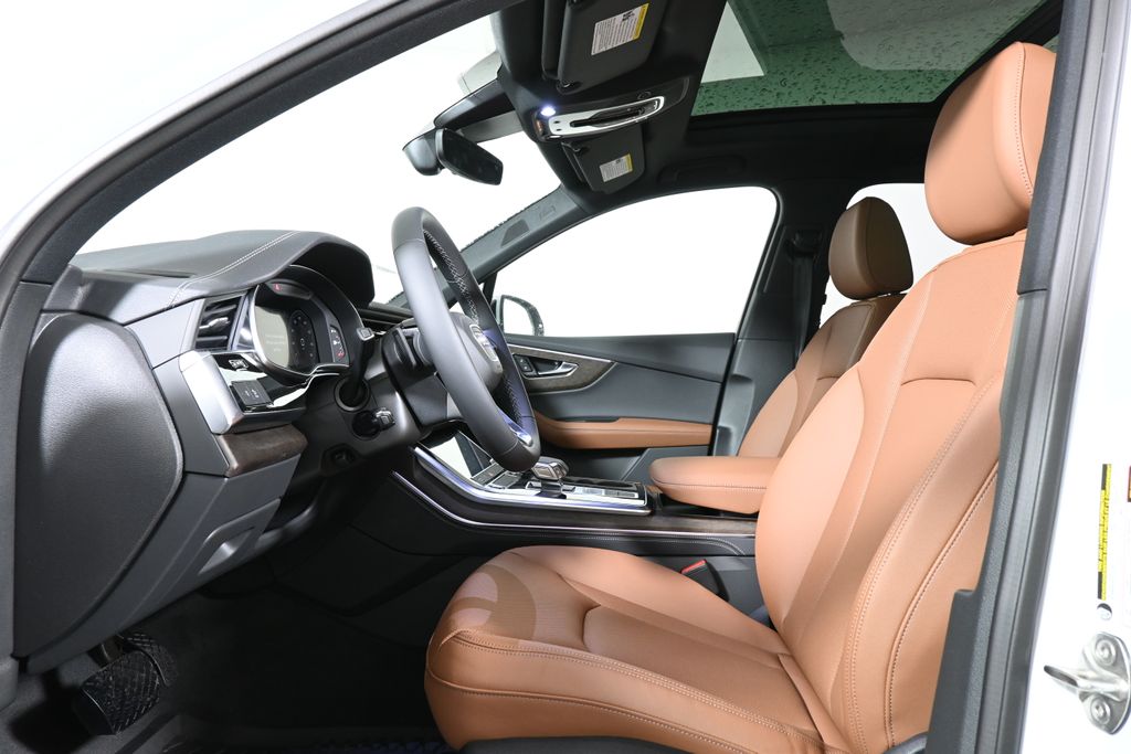 2025 Audi Q7  3