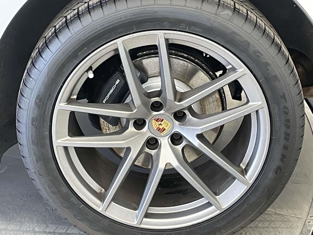2023 Porsche Macan Base - 11