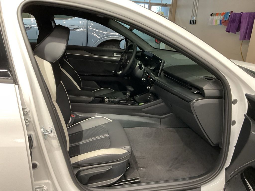 New 2026 White Kia GT-Line image 22