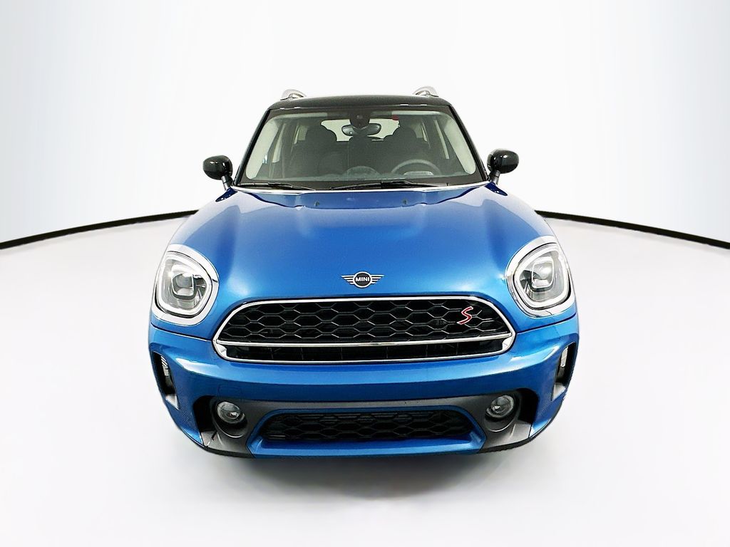 2024 MINI Cooper Countryman Iconic 2