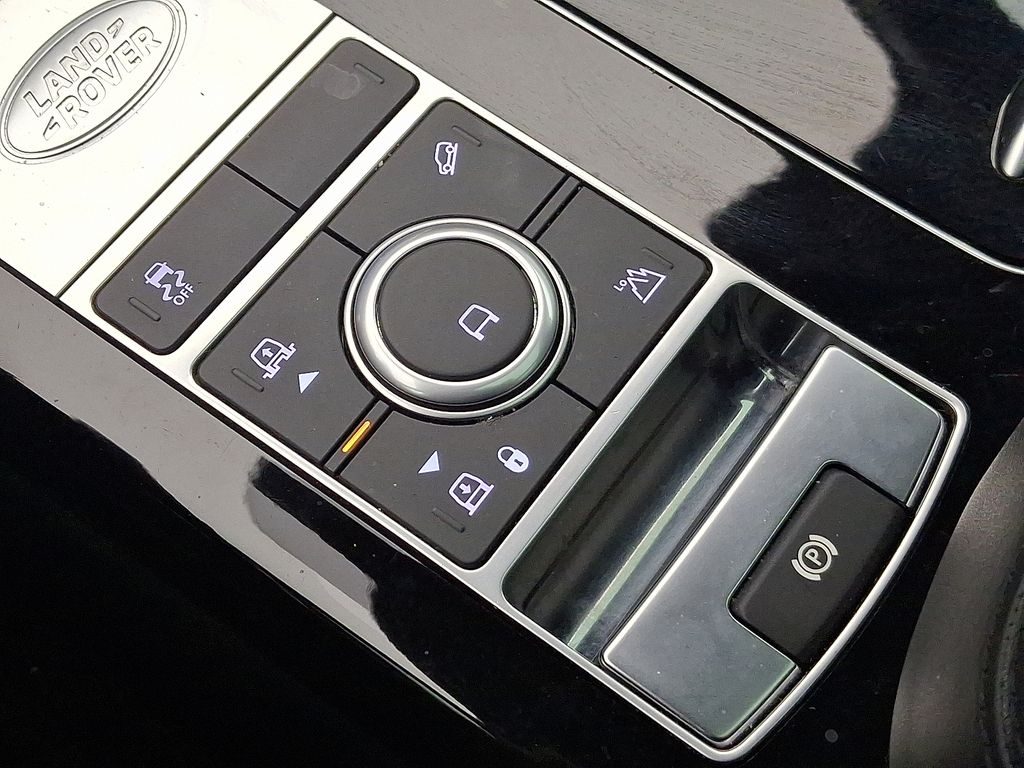 Thumbnail: 2022 Land Rover Range Rover - 28