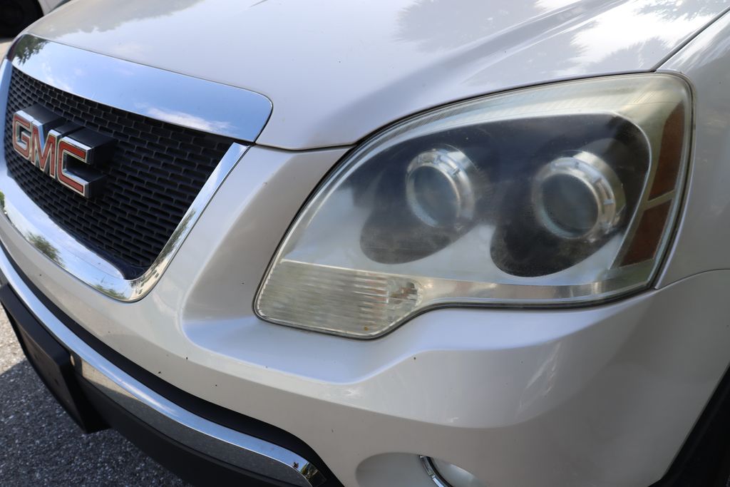Thumbnail: 2010 GMC Acadia - 3