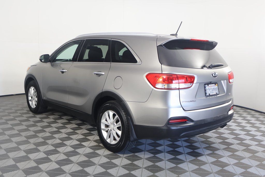 2017 Kia Sorento LX 6