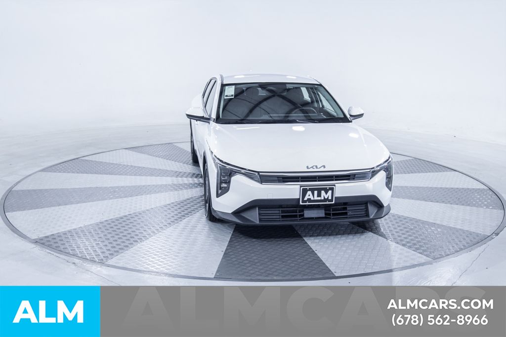 Used 2025 White Kia LXS image 15