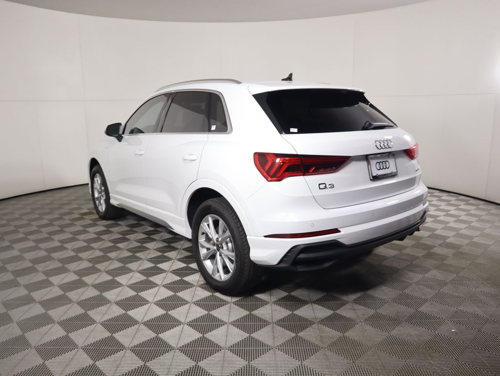Thumbnail: 2025 Audi Q3 - 7