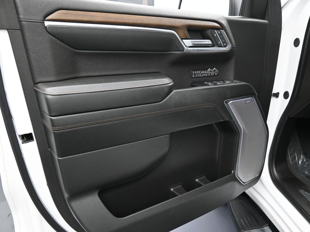 Used 2024 Iridescent Pearl Tricoat Chevrolet High Country image 16