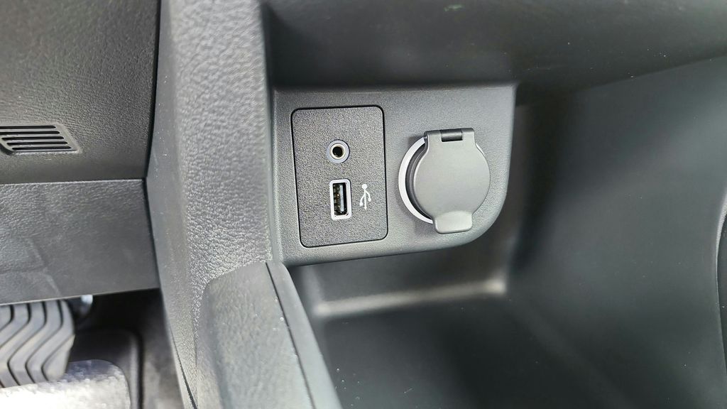 2025 Nissan Kicks Play