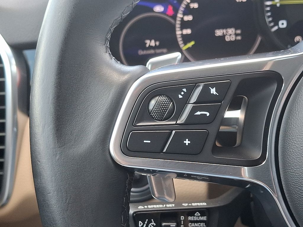 2021 Porsche Cayenne E-Hybrid 23