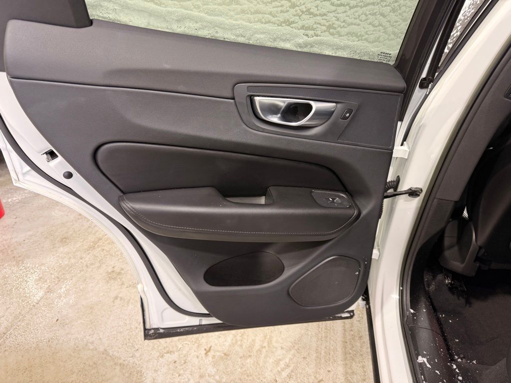 Thumbnail: 2023 Volvo XC60 - 19