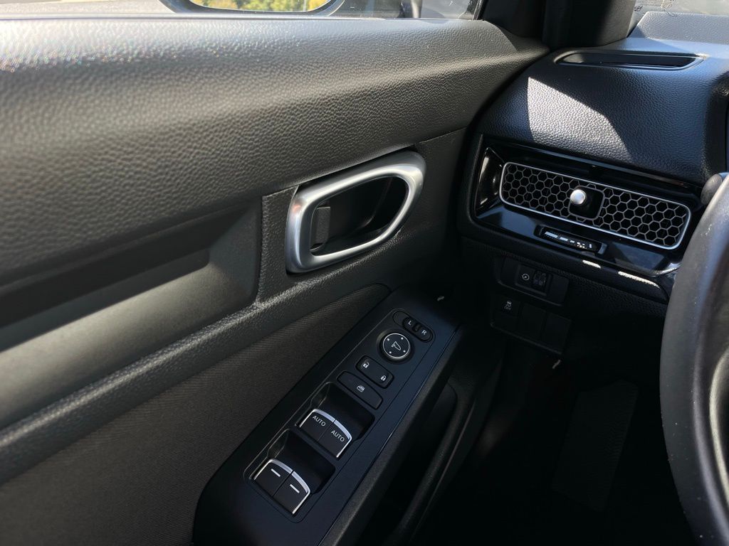 Thumbnail: 2025 Honda Civic - 22