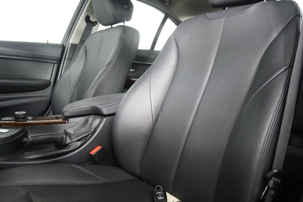 Thumbnail: 2015 BMW 3 Series - 11