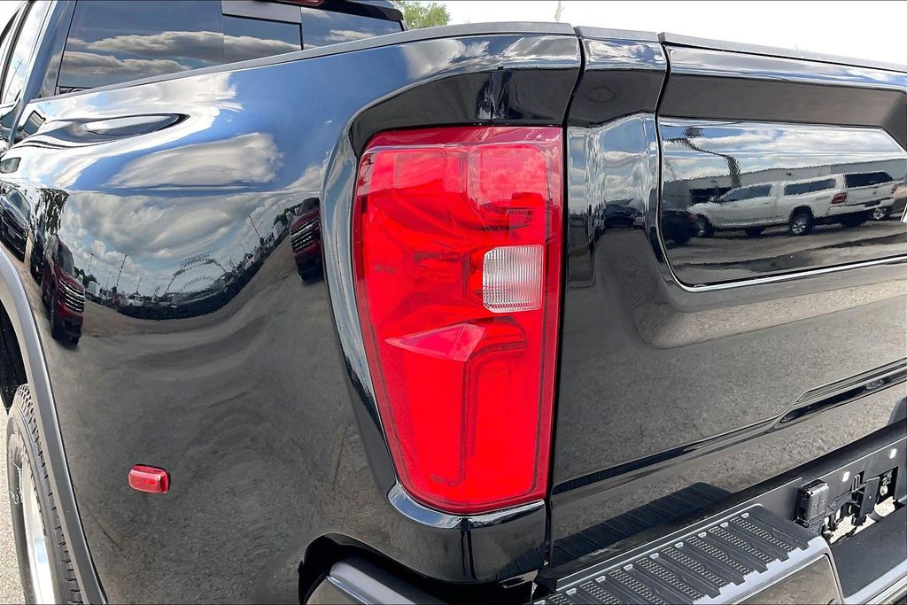 Used 2024 Chevrolet Silverado 3500HD High Country 4D Crew Cab
