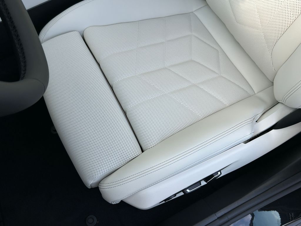 Thumbnail: 2026 BMW 5 Series - 15