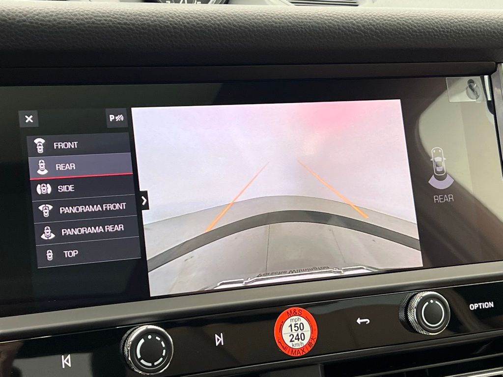 2025 Porsche Macan  15