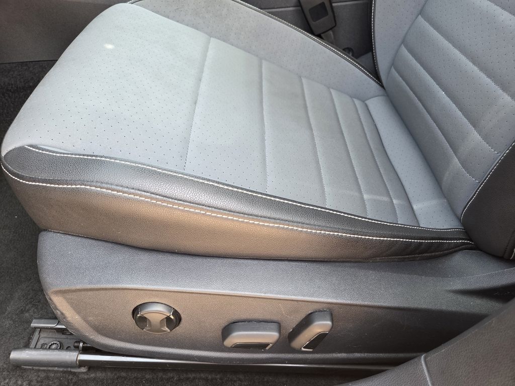 Used 2025 Volkswagen Jetta Sedan