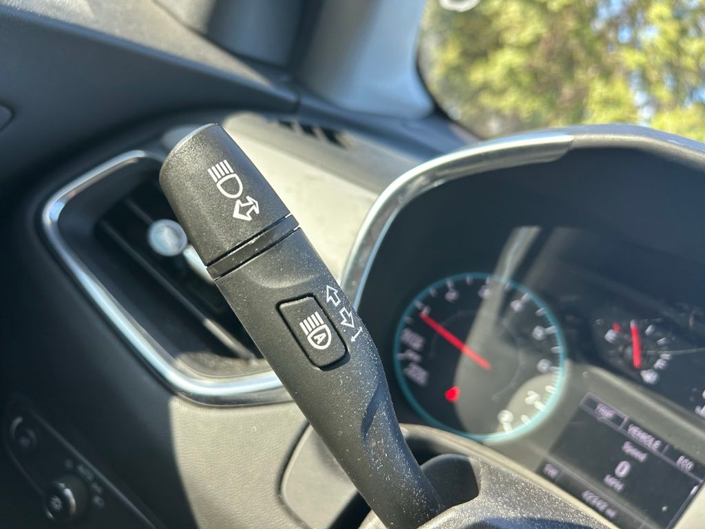 2022 Chevrolet Equinox LS 25