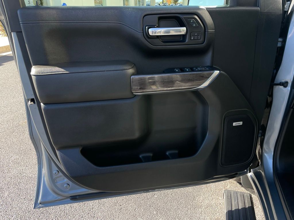 Thumbnail: 2019 Chevrolet Silverado 1500 - 23