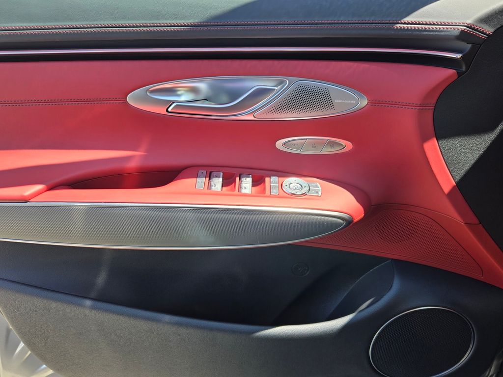2027 Genesis Gv70