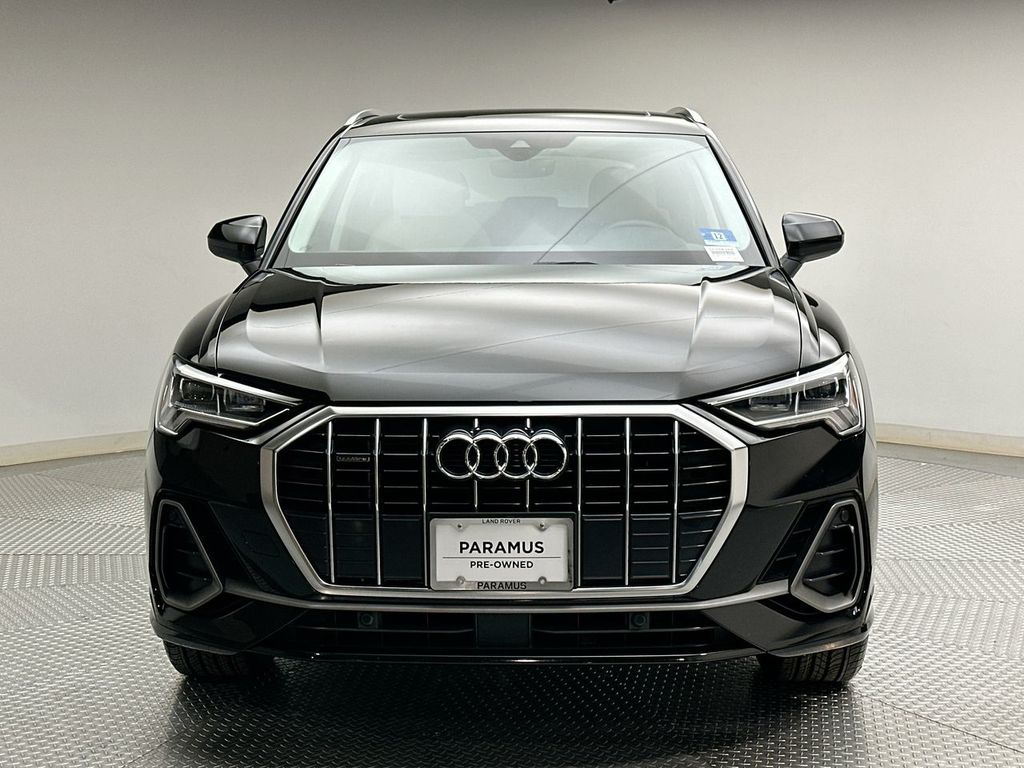 Thumbnail: 2021 Audi Q3 - 16