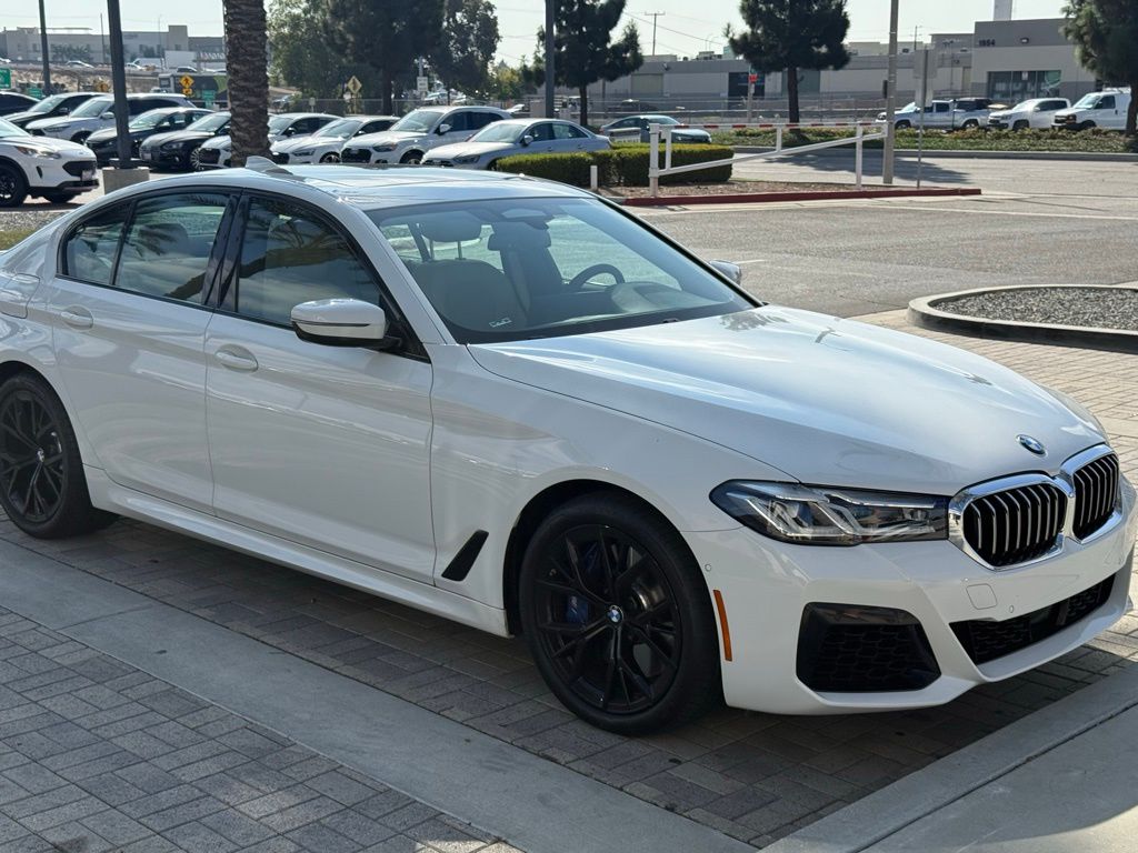 Thumbnail: 2022 BMW 5 Series - 4