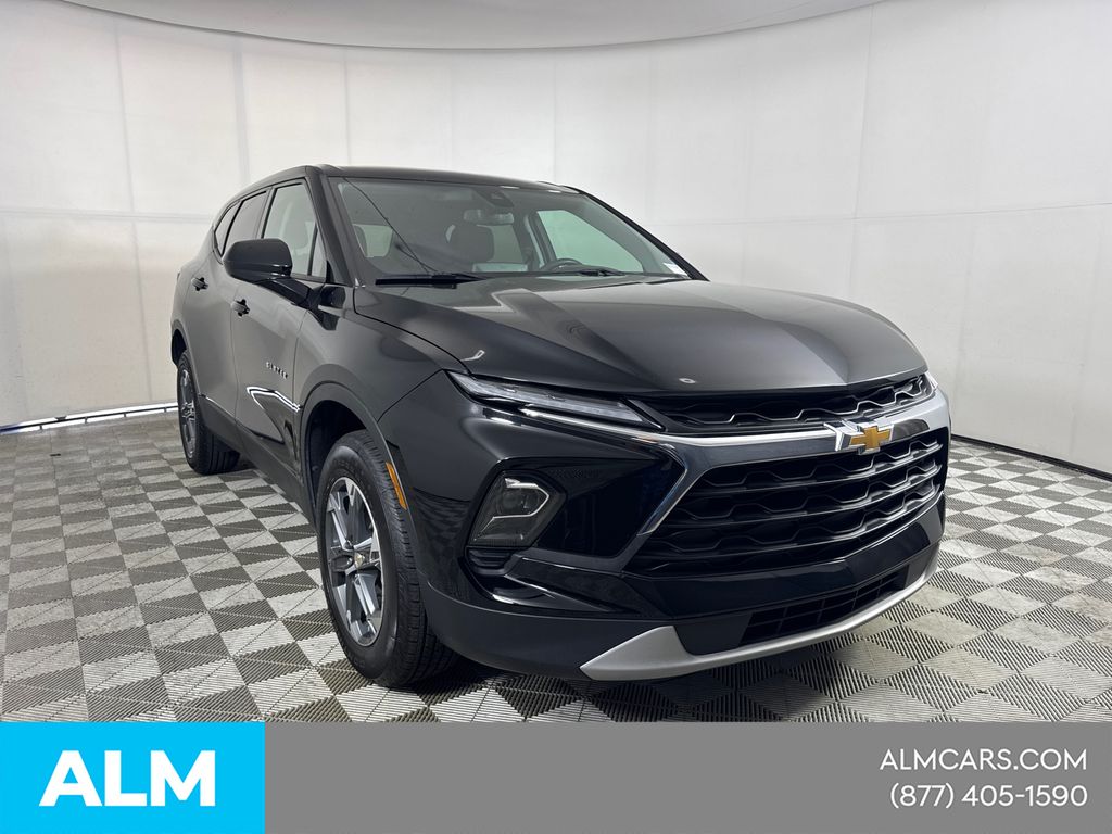 Used 2025 Black Chevrolet LT image 4
