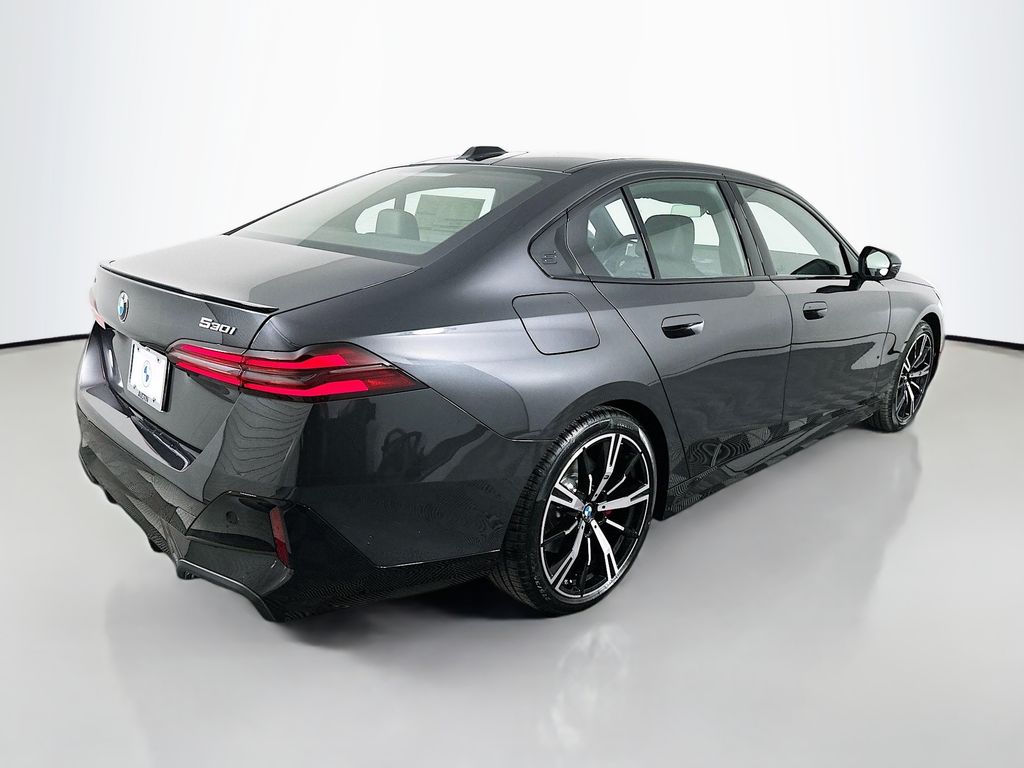 Thumbnail: 2027 BMW 5 Series - 5