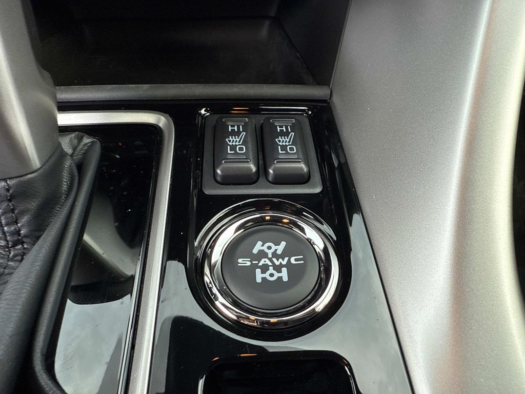 2025 Mitsubishi Eclipse Cross SEL - Photo 31