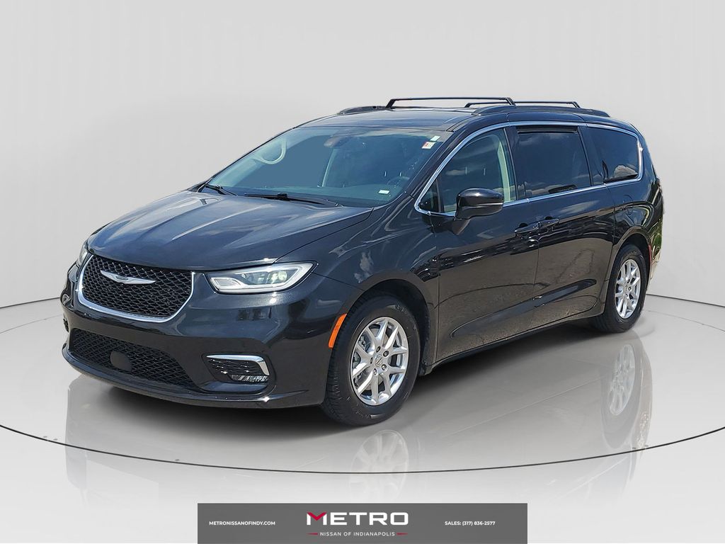 Brilliant Black Crystal Pearlcoat 2022 Chrysler Pacifica Minivan Front-Wheel Drive 9-Speed Automatic