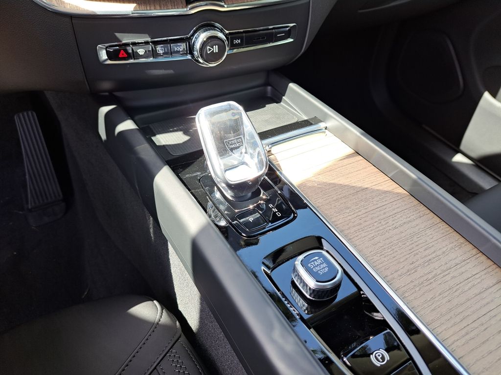 2026 Volvo XC60 Core - Photo 10