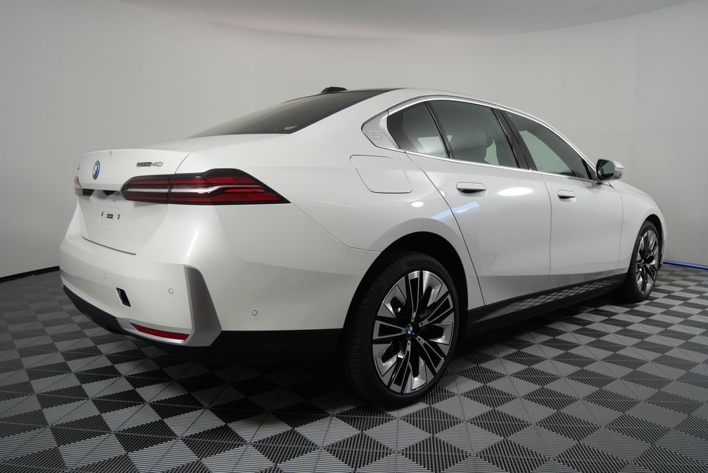 2025 BMW i5 eDrive40 3