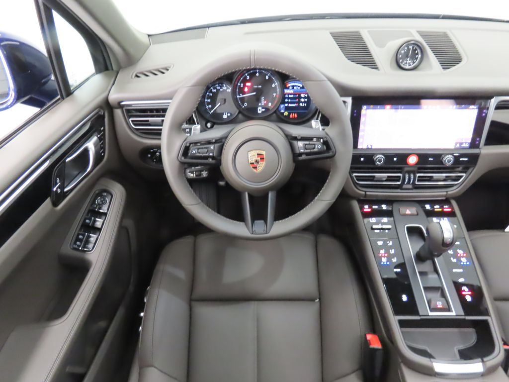 Thumbnail: 2026 Porsche Macan - 16