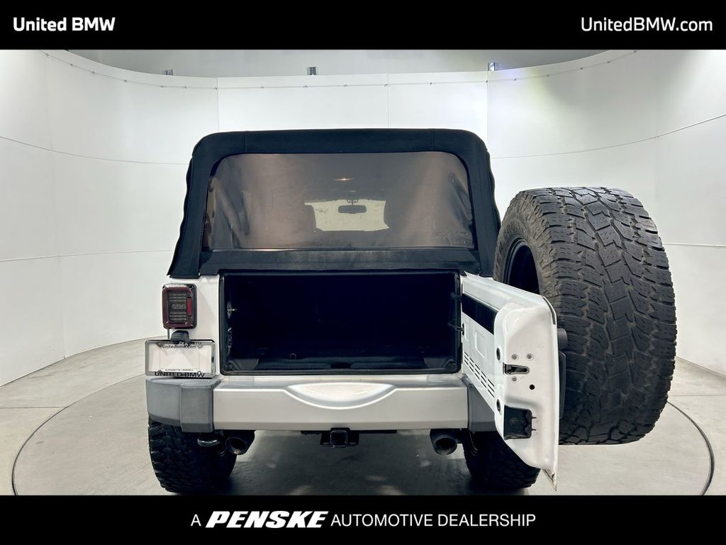 2015 Jeep Wrangler Unlimited Sahara 19