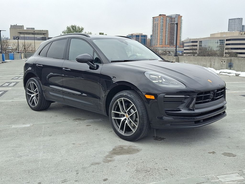 Thumbnail: 2026 Porsche Macan - 7