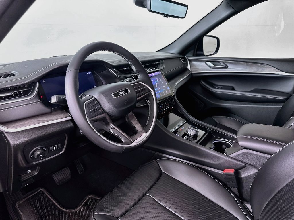 Thumbnail: 2024 Jeep Grand Cherokee - 9