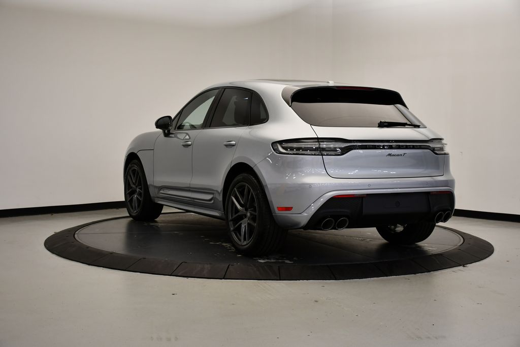 Thumbnail: 2026 Porsche Macan - 3