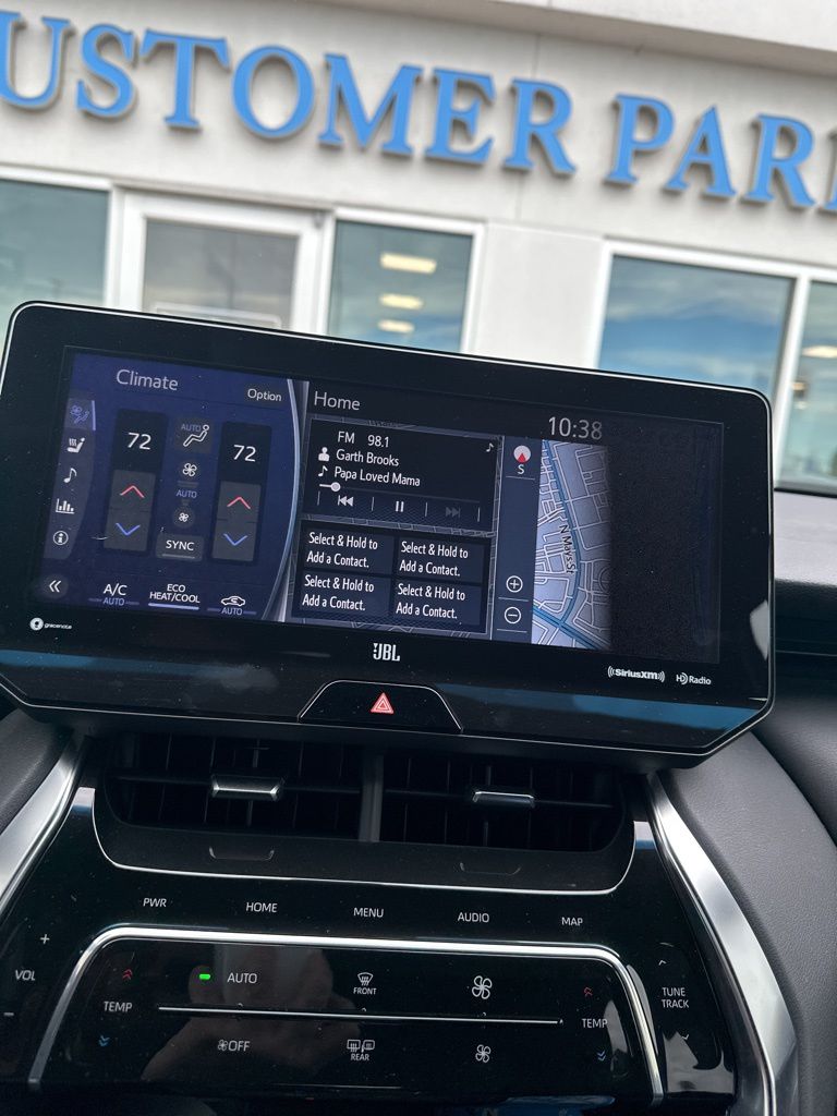 Thumbnail: 2021 Toyota Venza - 11