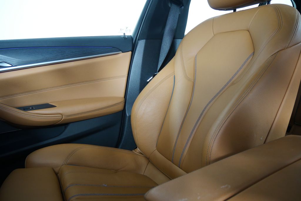 Thumbnail: 2021 BMW 5 Series - 23