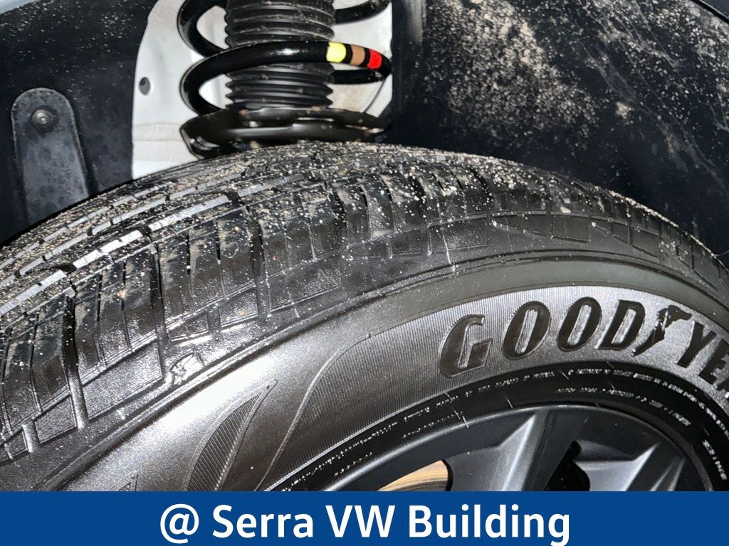 Certified Used 2024  Volkswagen 2.0T SE image 13