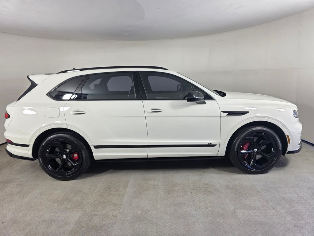 Used 2022 White Bentley  image 3