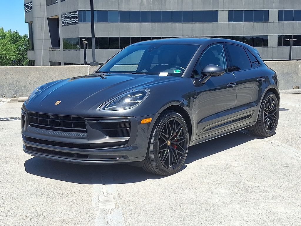 Thumbnail: 2022 Porsche Macan - 1
