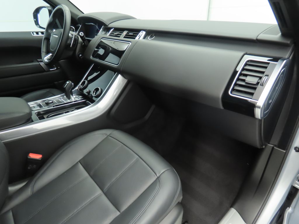 Thumbnail: 2022 Land Rover Range Rover Sport - 17